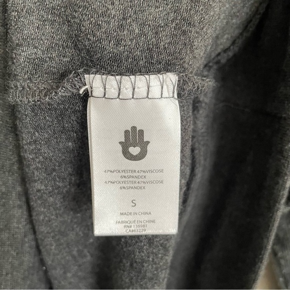 Spiritual Gangster All One Savasana sweater, size small - Picture 11 of 15